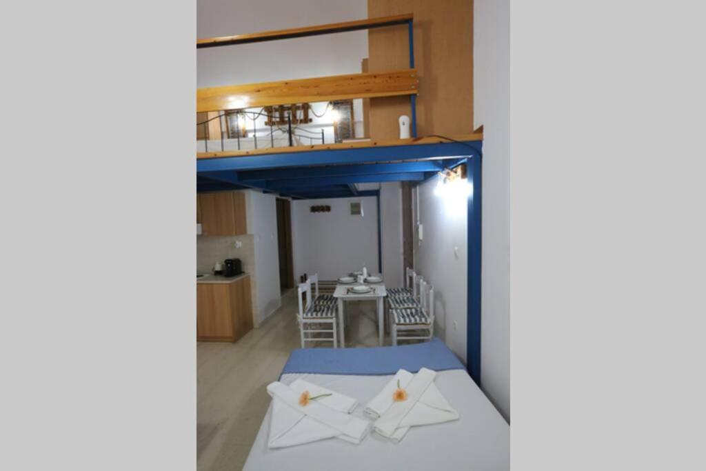Lignum Apartment Ermoupoli Exterior photo